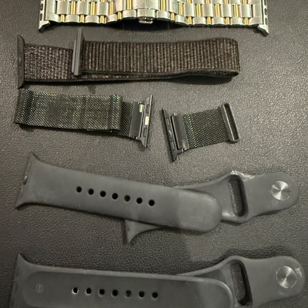 Apple Watch - Picture 3 of 5